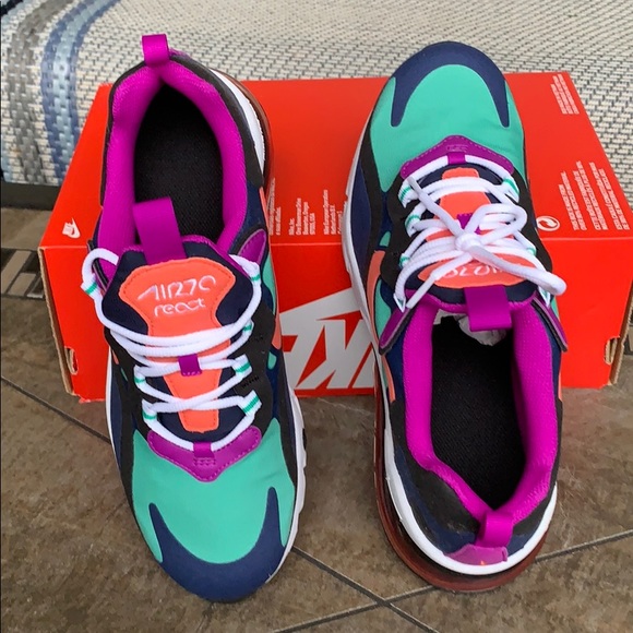 NIKE AIR MAX 270 REACT GS - Picture 7 of 16